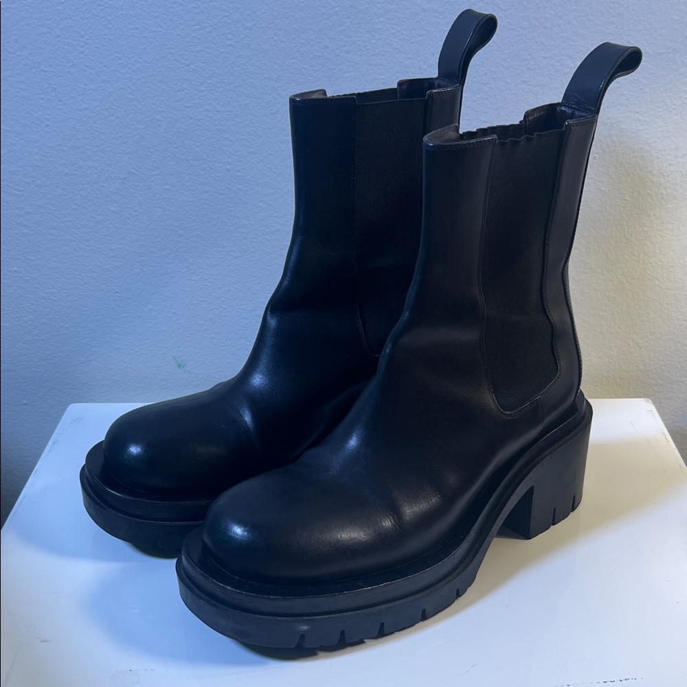 Bottega Veneta Chunky Mid Calf Boots Size 39 or US 8.5